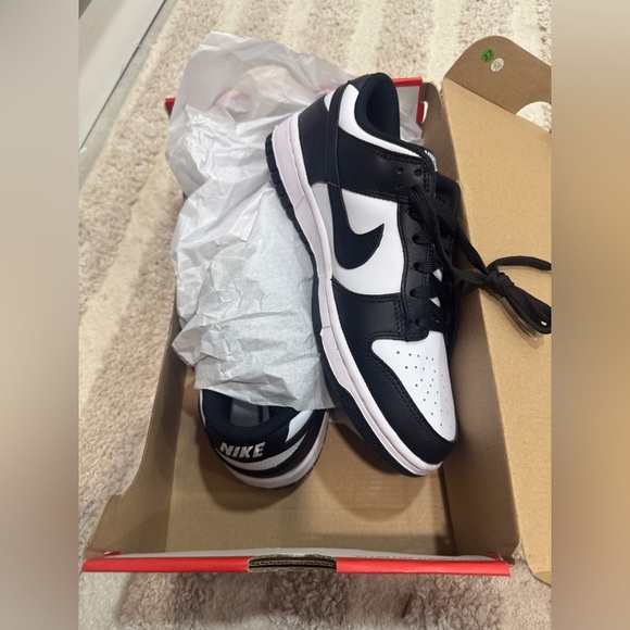 New NIKE Dunk low sneakers shoes women’s panda black white NIB - Picture 1 of 7